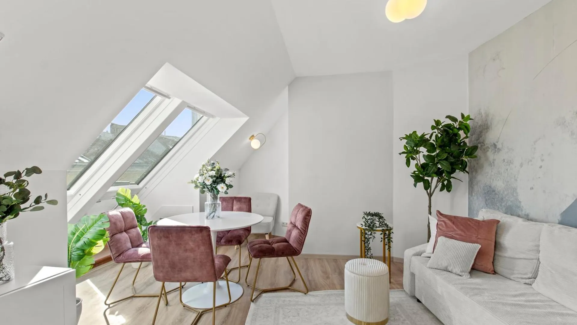 Modern City-View Stay In The Heart Of Vienna location