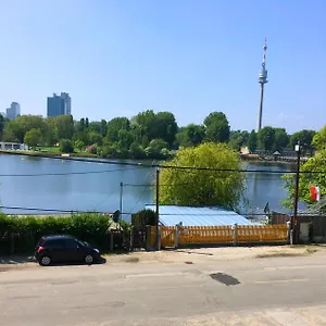  Апартаменты Ajo Apartments - Alte Donau Lake Or Garden View Balcony Studio - Self-Check-In