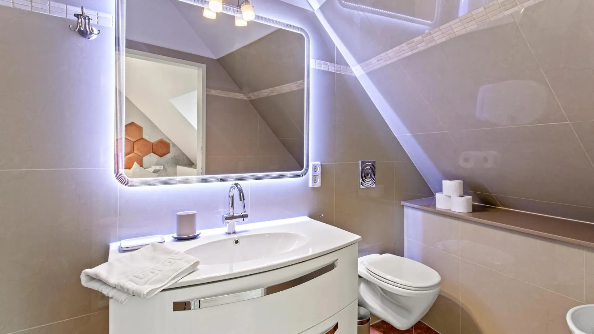 Modern City-View Stay In The Heart Of Bécs Ausztria