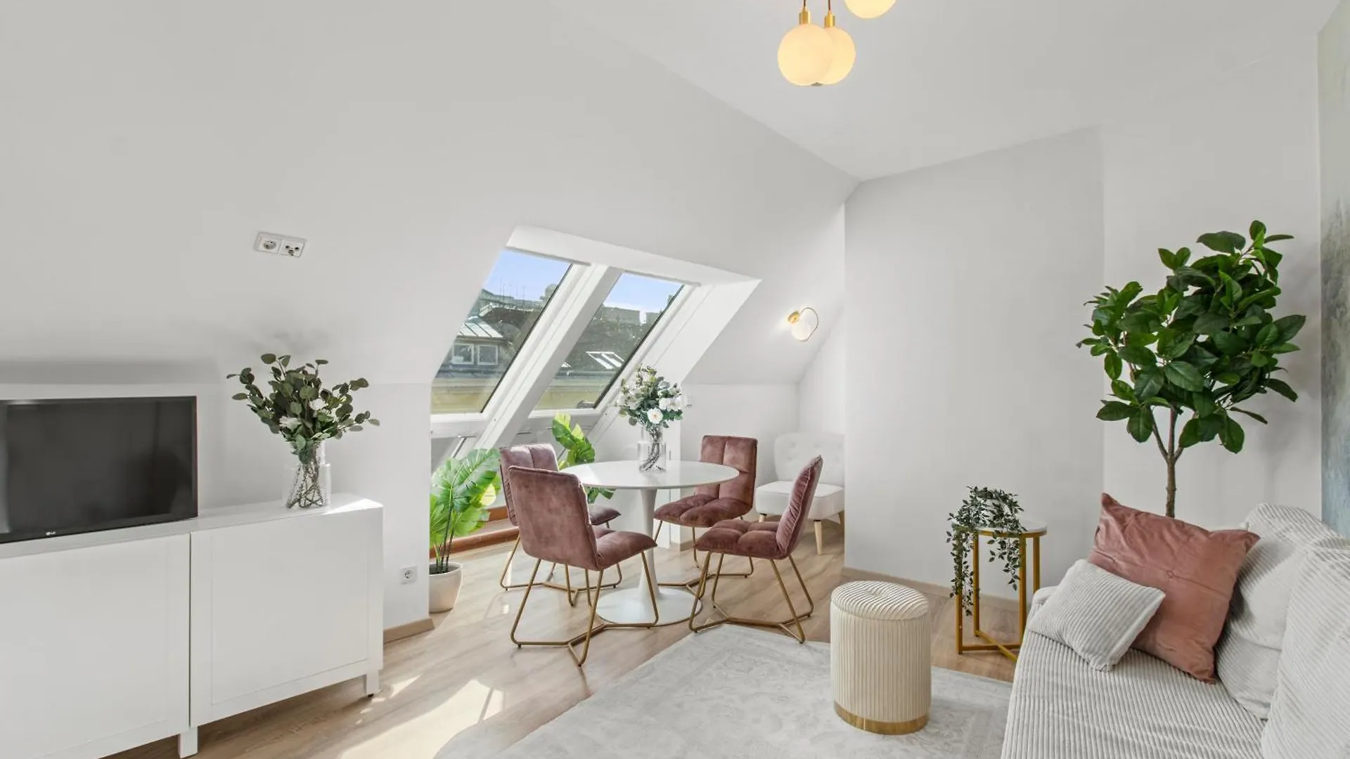 Modern City-View Stay In The Heart Of Bécs 0*,  Ausztria
