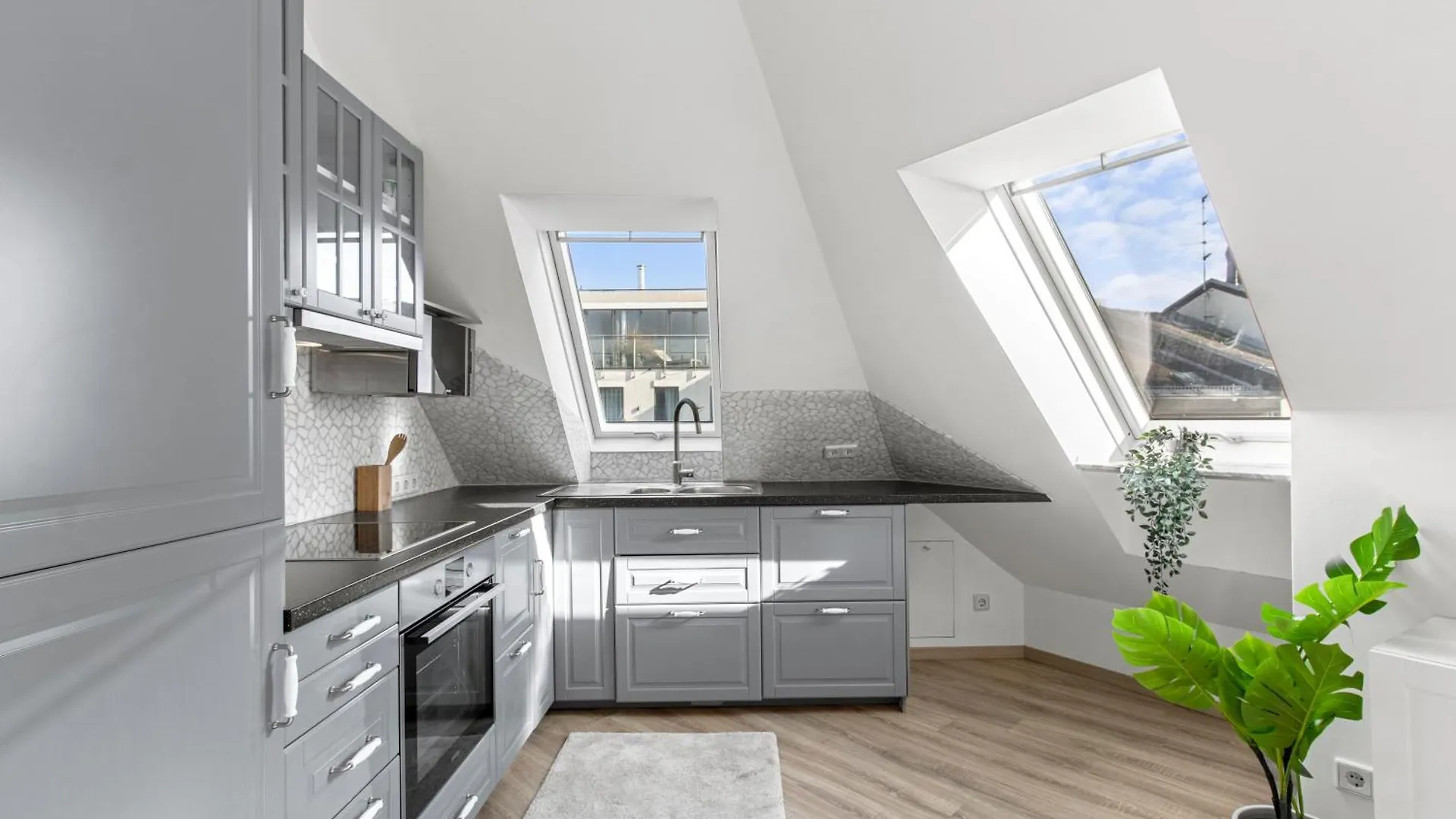 Modern City-View Stay In The Heart Of Bécs